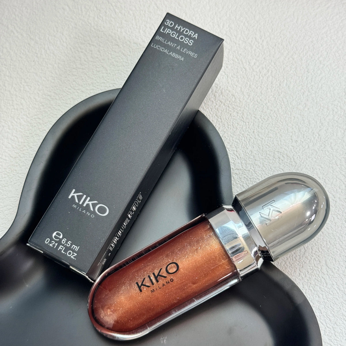KIKO - Gloss à lèvres liquide 3D effet miroir, nacré et scintillant, hydratant, waterproof, repulpant, brillant et longue tenue sans transfert.