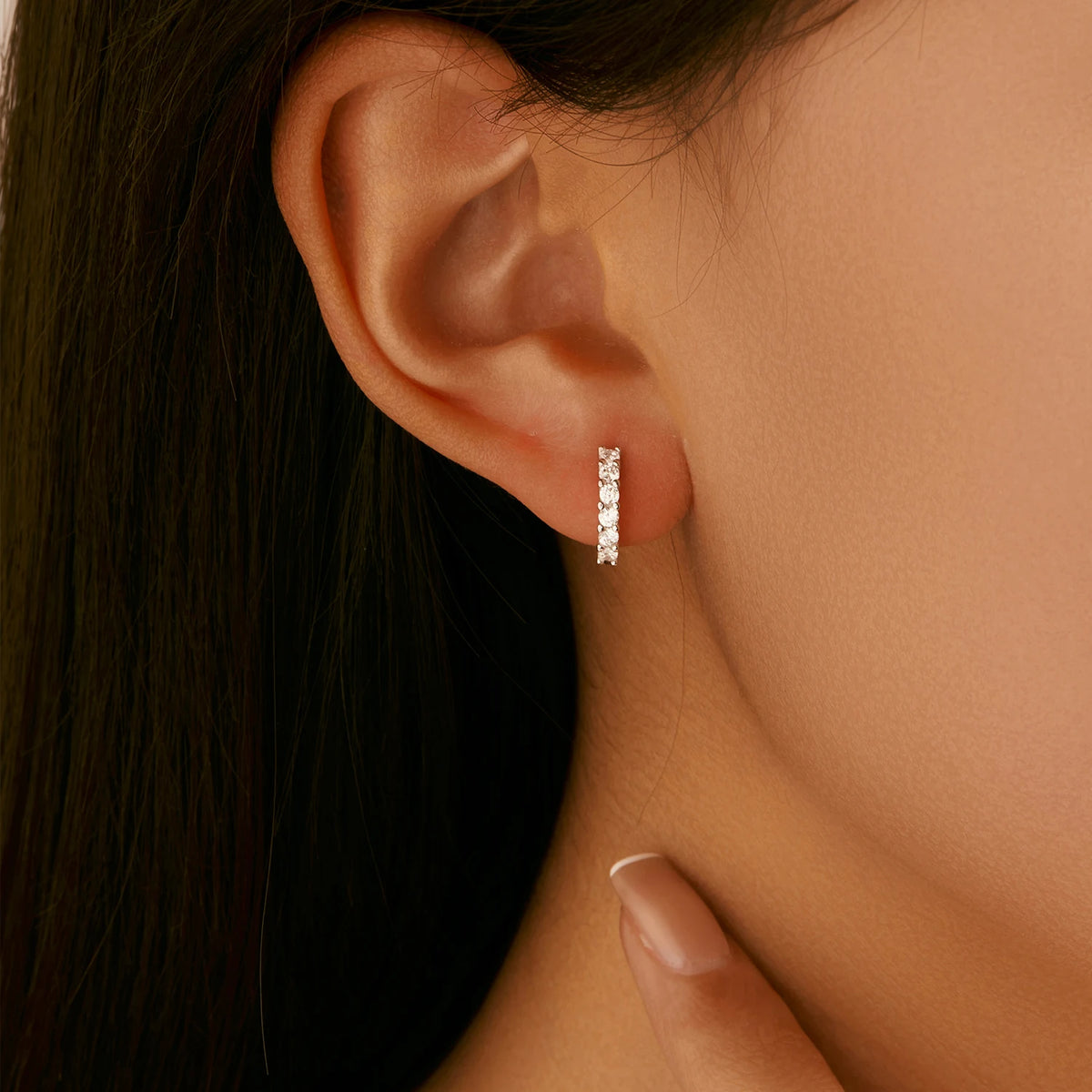Boucles d’oreilles créoles MODIAN en argent 925 avec moissanite D – Petites créoles scintillantes pour femme